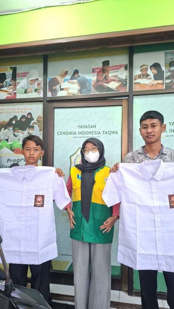 wakaf pakaian sekolah