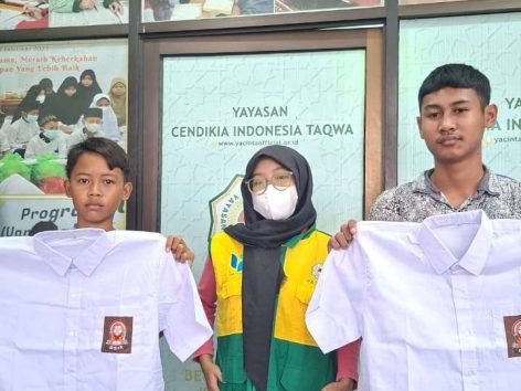 wakaf pakaian sekolah